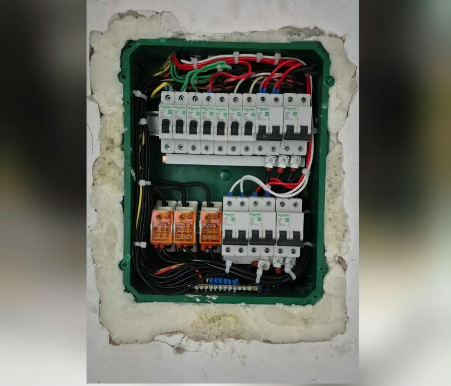 Quadro elétrico após a modernização